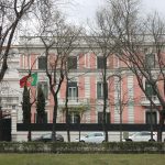 Professores de Madrid pedem asilo simbólico para a embaixada portuguesa