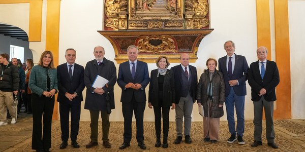 Grupo de personas en evento sobre la boda de Carlos V e Isabel de Portugal en Sevilla