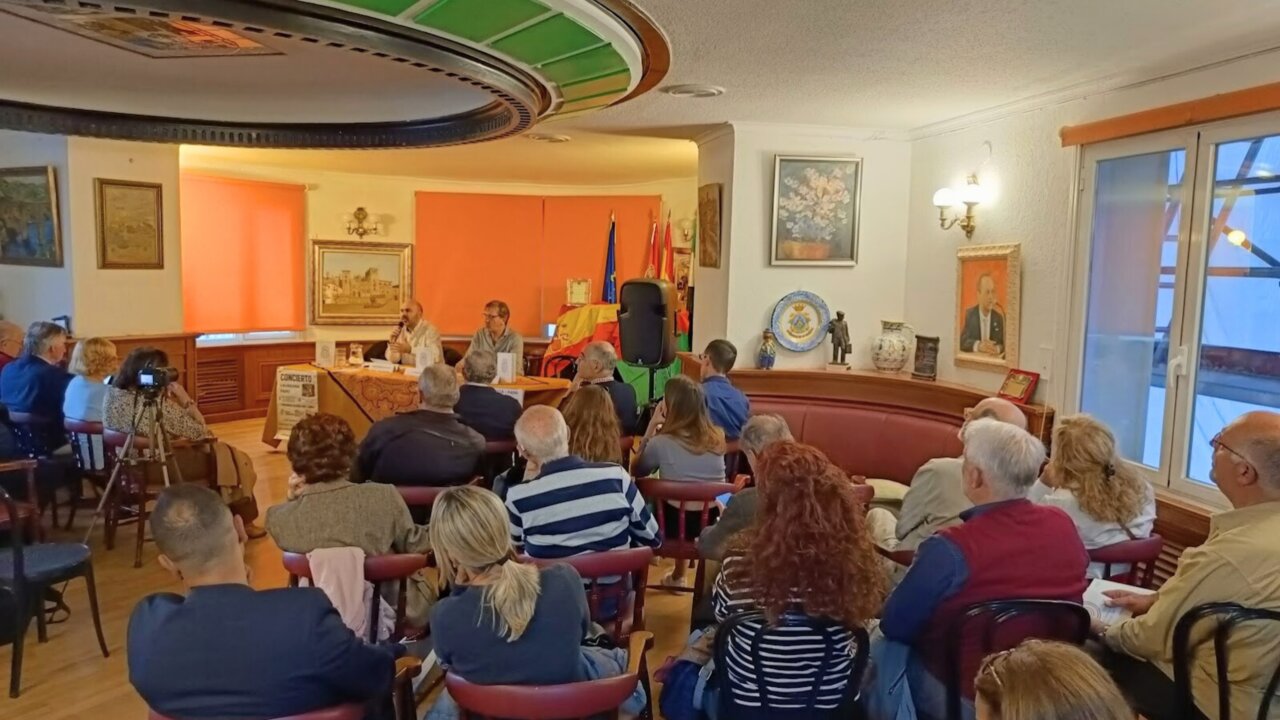 Presentación del libro sobre la Alianza Ibérica en el Hogar Extremeño de Madrid.