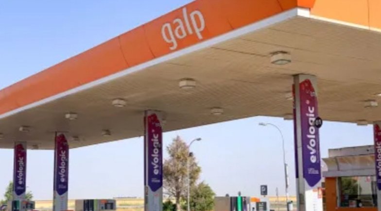 Estación de servicio Galp con señalización visible en Portugal