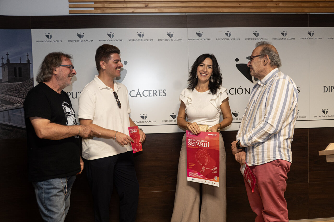 Presentación del Mes de la Cultura Sefardí en Cáceres con varios ponentes