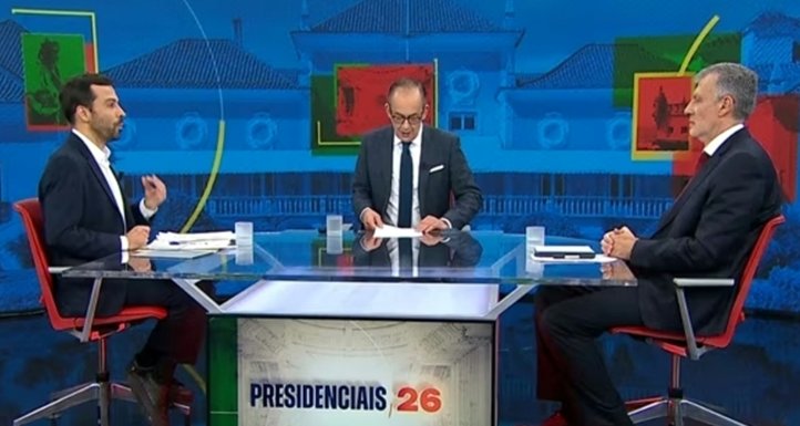 Tres candidatos discutiendo en un debate presidencial en Portugal