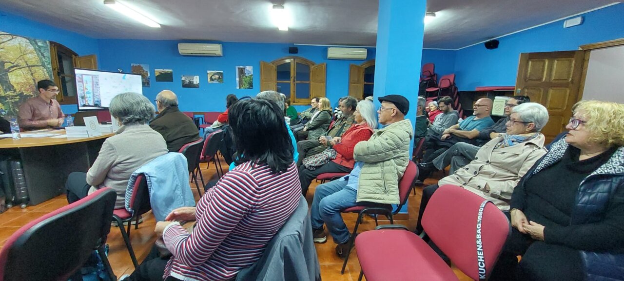 Asistentes en el encuentro sobre la Alianza Ibérica en Aldeanueva del Camino