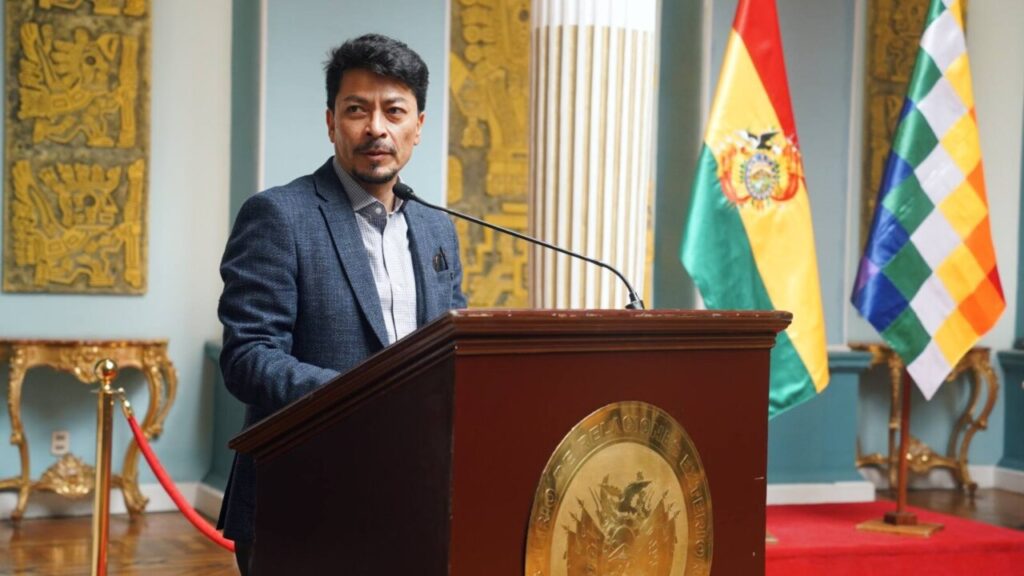 Fernando Aramayo, nuevo canciller de Bolivia en un acto oficial.