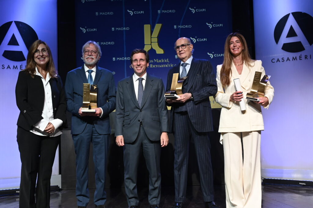 Entrega de premios en Madrid con galardonados y autoridades presentes