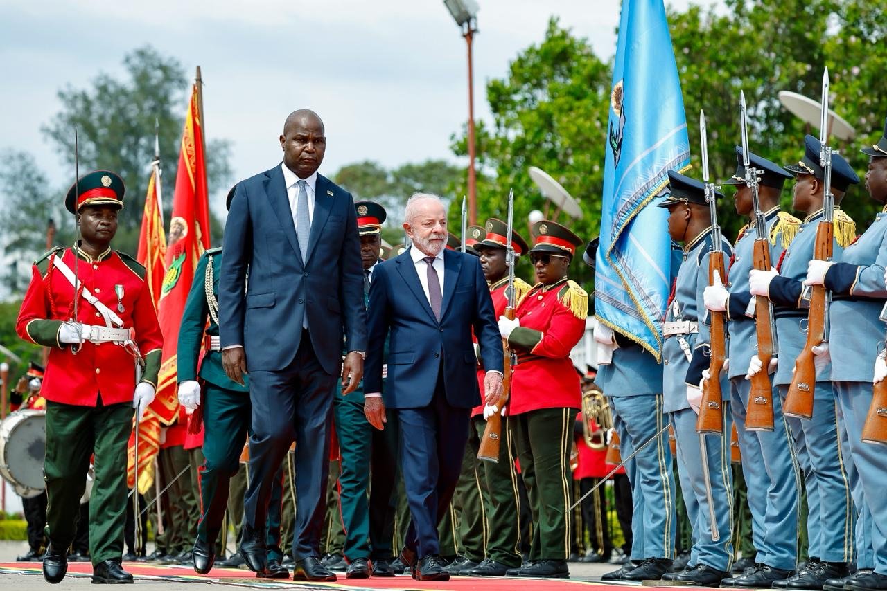 Líderes africanos y europeos en ceremonia oficial en Luanda