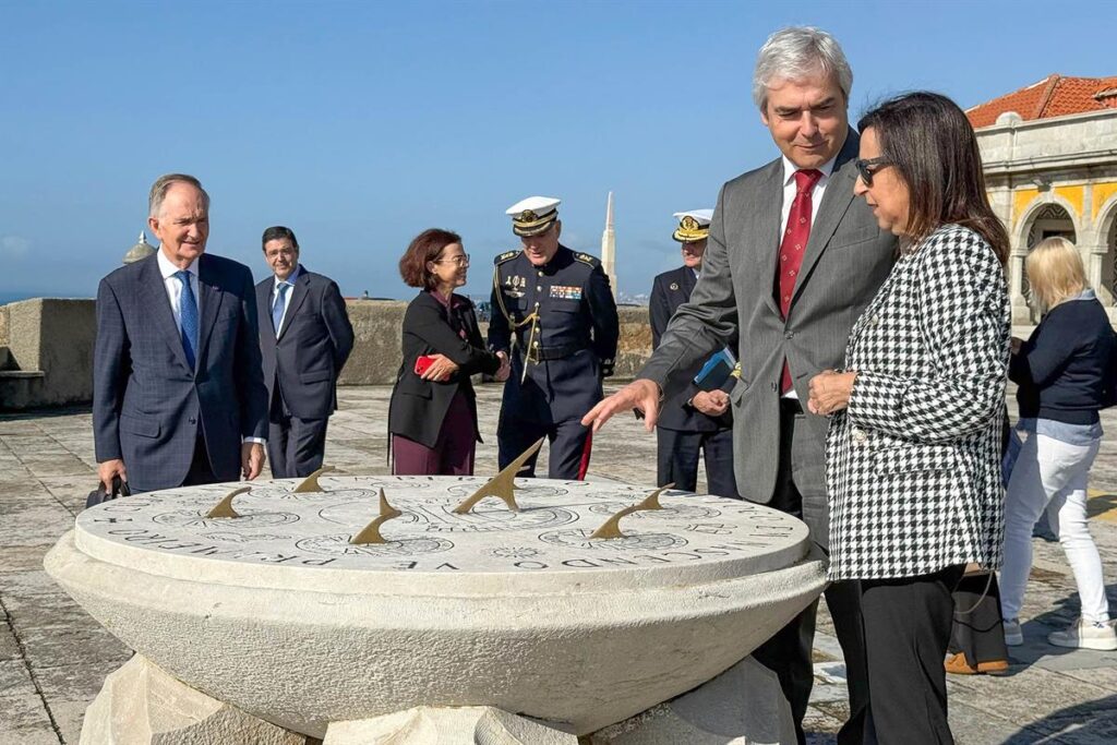 Reunión entre ministros de Defensa de España y Portugal en un entorno militar