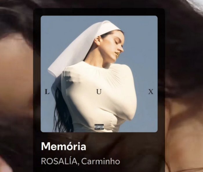 Portada del álbum LUX de Rosalía con Carminho