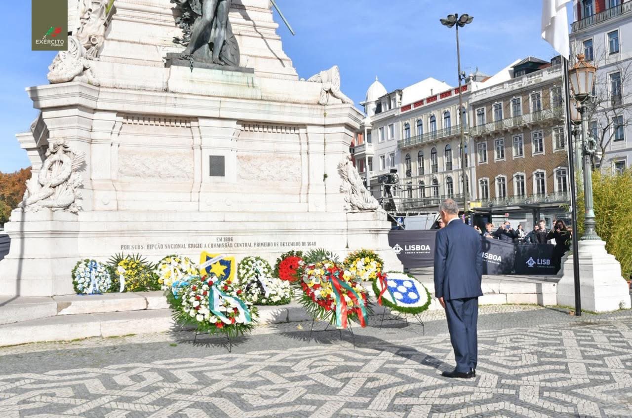 Ceremonia del 1 de diciembre en Lisboa con ofrendas florales.