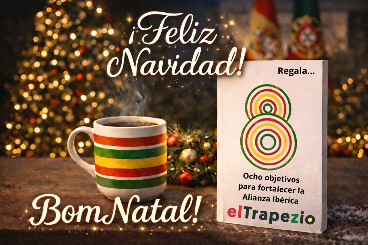 Taza de café con decoración navideña y mensaje de feliz navidad