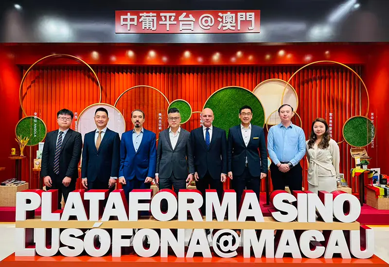 Reunión de representantes en la Plataforma Sino-Lusófona en Macao