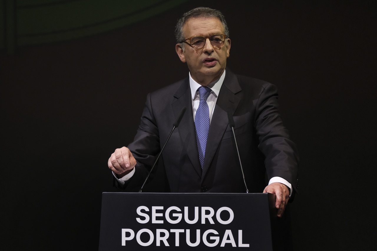 António José Seguro dando un discurso sobre las elecciones en Portugal