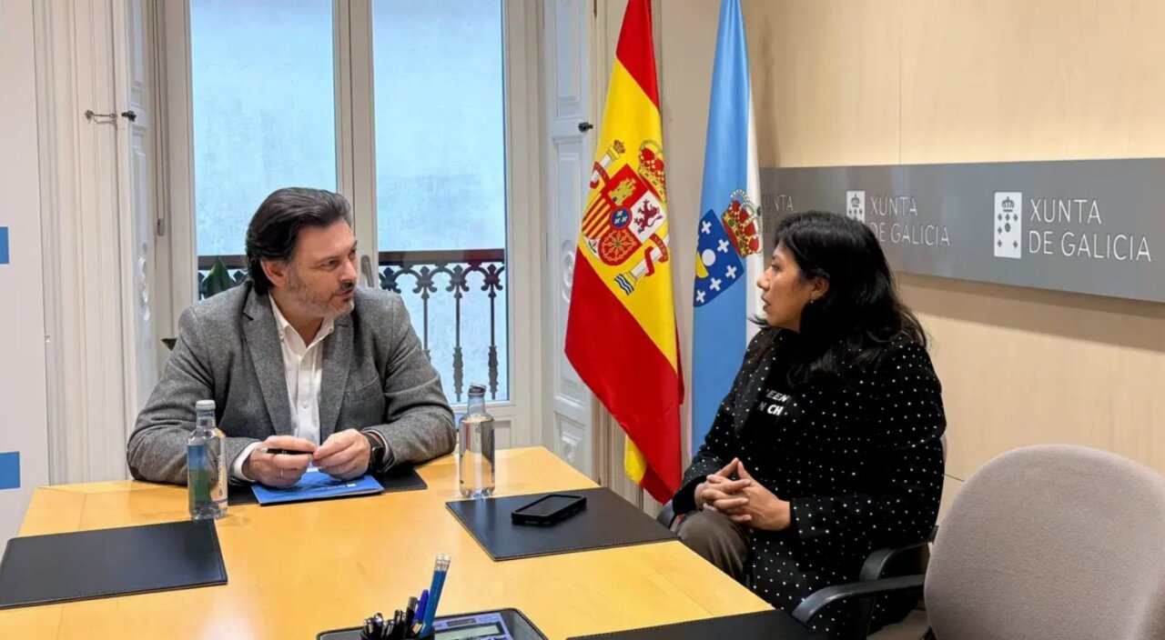 Reunión entre representantes de la Xunta de Galicia y el Centro Gallego de Perú