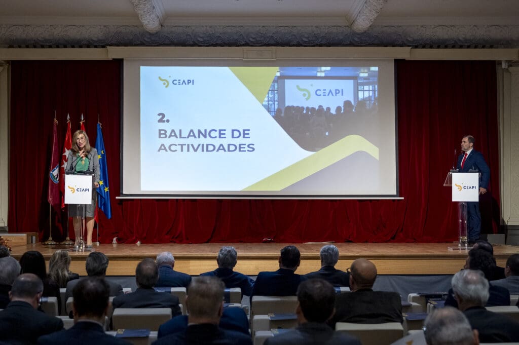 Presentación en la Asamblea Anual de CEAPI con líderes empresariales
