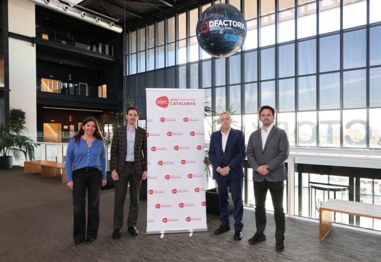Representantes del Consorcio de la Zona Franca y AIJEC en DFactory Barcelona