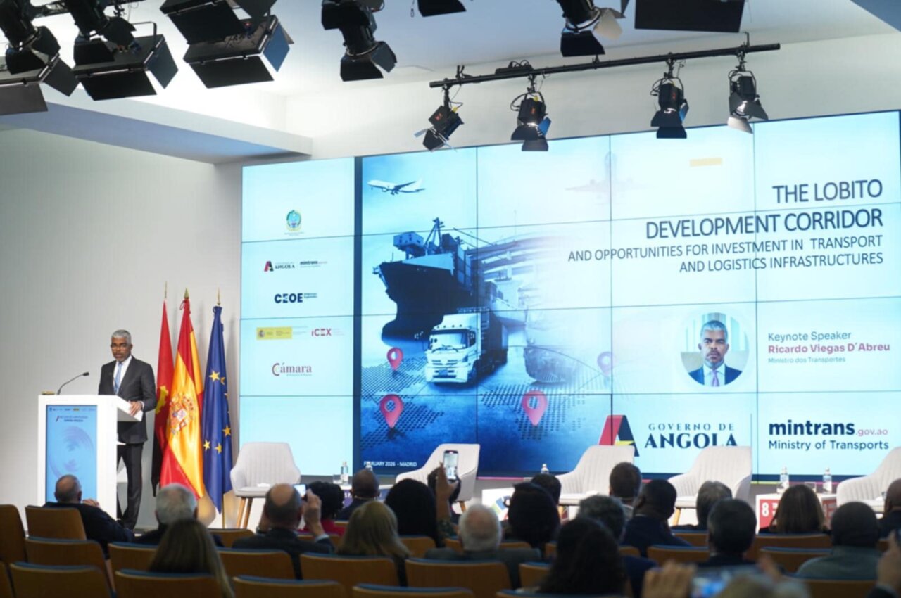 Ministro de Transportes de Angola presenta el Corredor de Lobito en Madrid
