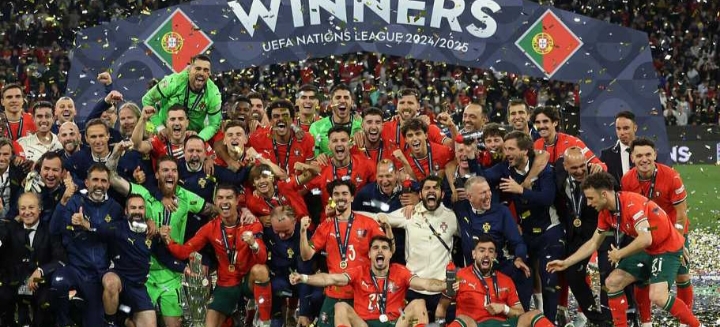 Celebración del equipo de Portugal tras ganar la Liga de Naciones 2024/2025