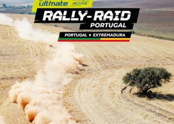 Vehículos de rally en un paisaje de Portugal y Extremadura