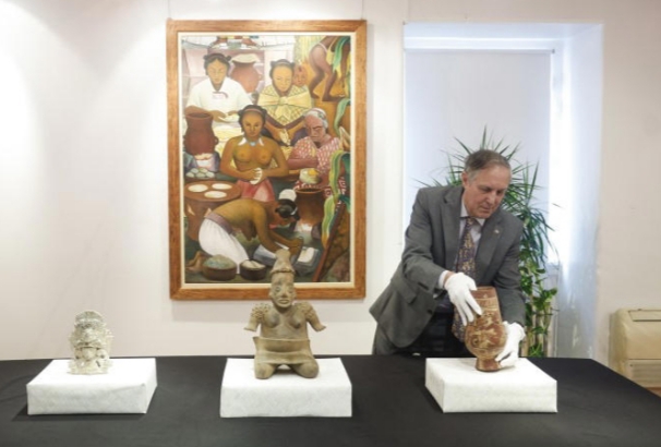 Tres artefactos arqueológicos de México en exposición en Portugal