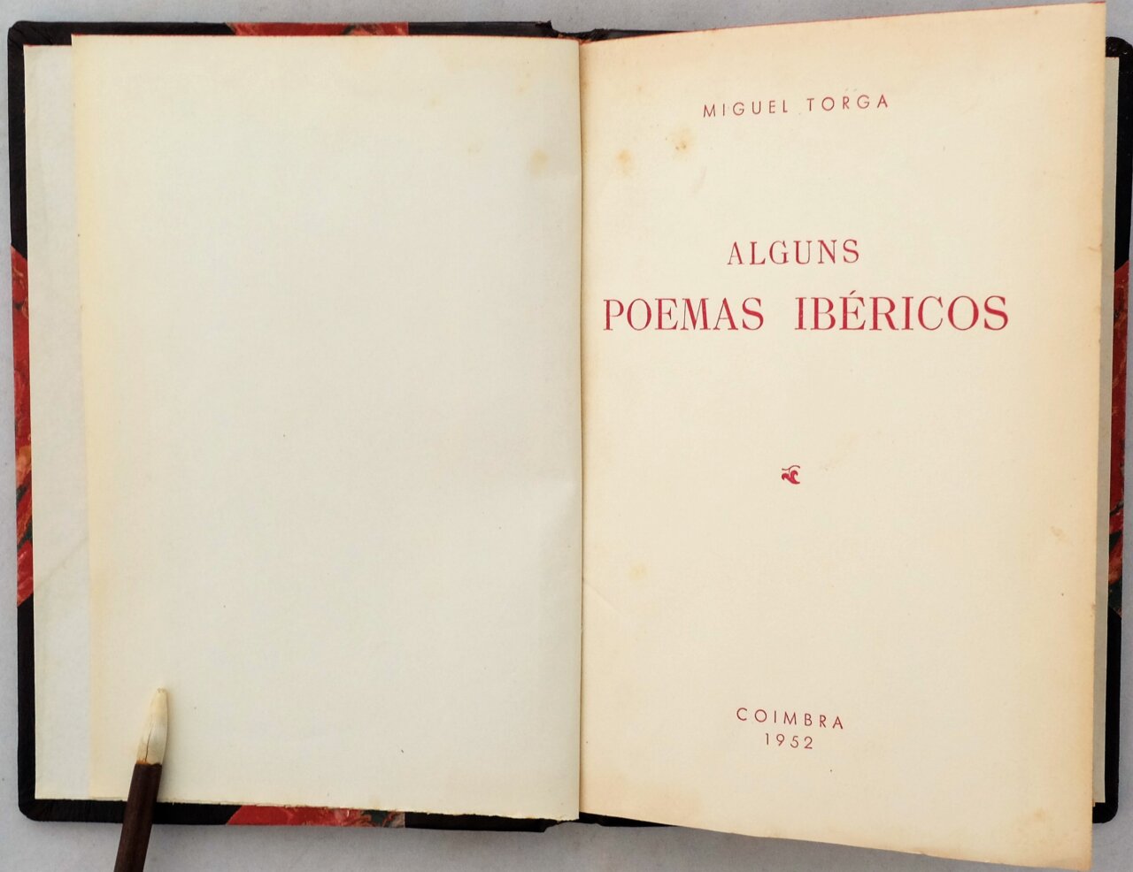Portada del libro Alguns Poemas Ibéricos de Miguel Torga
