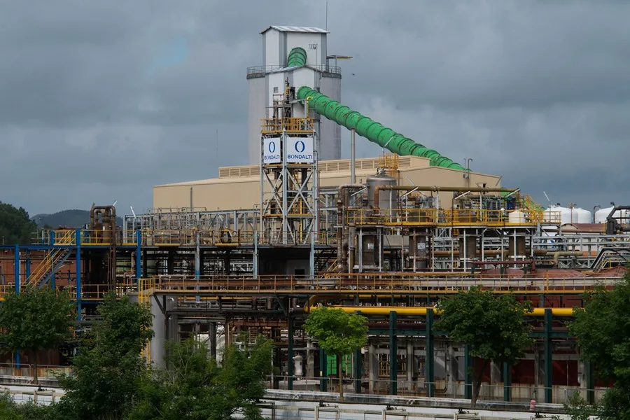Instalaciones de la empresa Bondalti en un entorno industrial