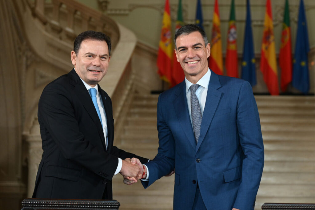 Pedro Sánchez y Luís Montenegro en la cumbre hispano-portuguesa en Huelva