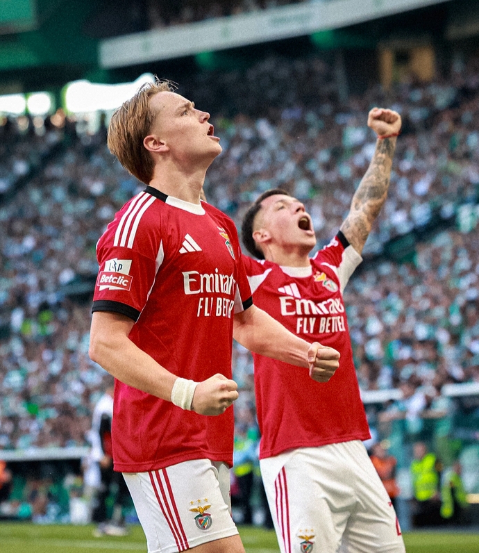 Jugadores del Benfica celebrando una victoria en el Dérbi Eterno