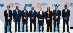 Foto oficial de gobernadores y presidentes de bancos centrales lusófonos en reunión