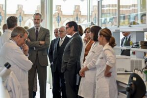 Inauguración del CaixaResearch Institute en Barcelona con autoridades presentes