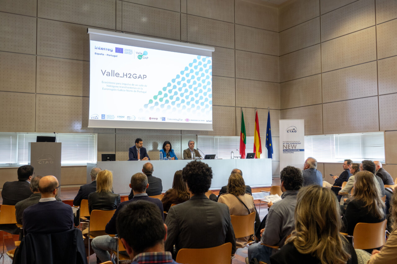 Presentación del proyecto Valle_H2GAP en el CTAG con asistentes
