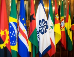 Banderas de países lusófonos en una celebración de la lengua portuguesa
