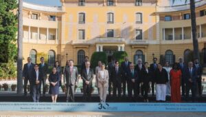 Grupo de ministros de educación en la conferencia iberoamericana en Barcelona