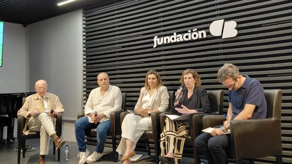 Panel de discusión sobre cooperación transfronteriza en Badajoz