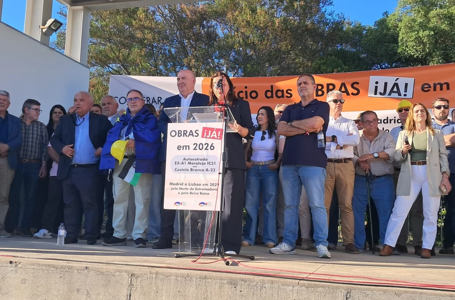 Manifestantes exigen la conclusión de la autoestrada EX-A1 en Monfortinho