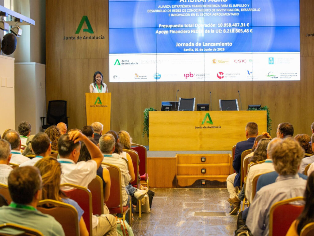 Evento de lanzamiento de alianza estratégica en Sevilla sobre innovación agroalimentaria.