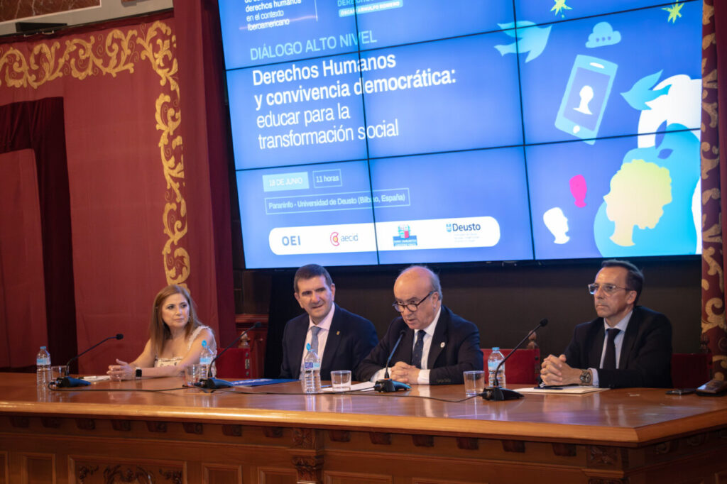 Panel de discusión sobre educación en derechos humanos en Bilbao