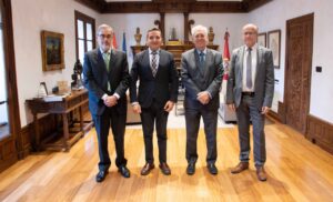 Rector y embajador de Brasil en reunión en la Universidad de Salamanca