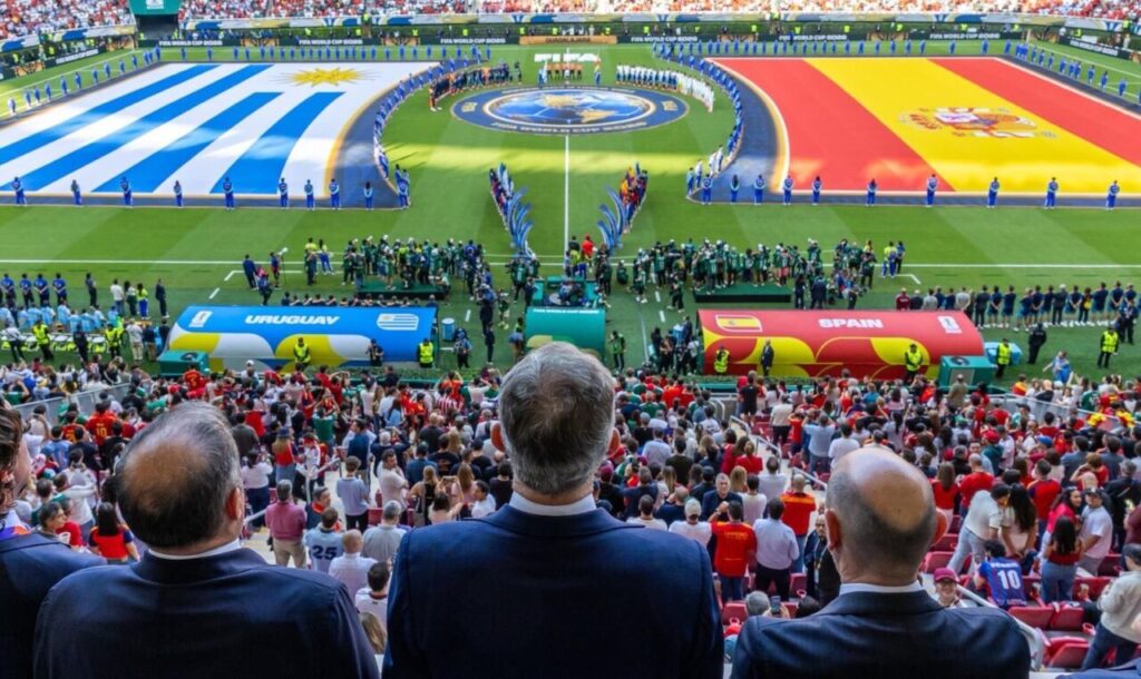 Felipe VI observa el partido entre España y Uruguay en el Mundial 2026.
