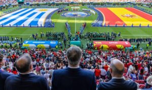 Felipe VI observa el partido entre España y Uruguay en el Mundial 2026.