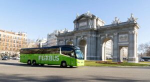 Autobús de Flixbus en una ruta entre Portugal y España