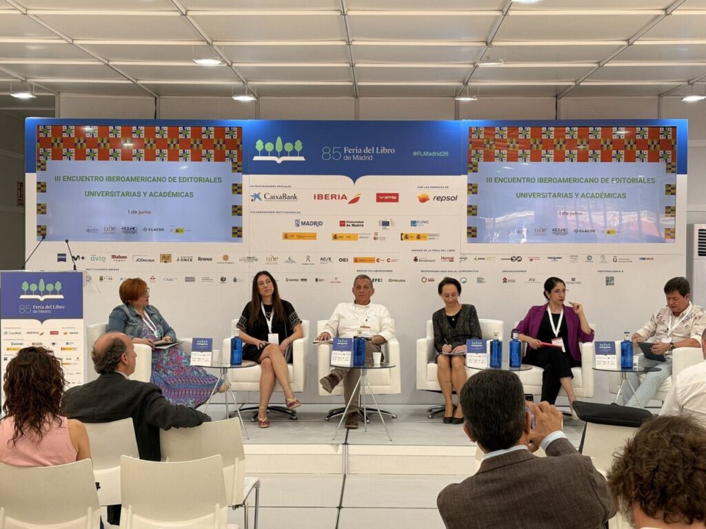 Panel de discusión en el III Encuentro Iberoamericano de Editoriales Universitarias en Madrid