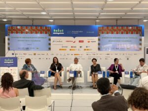 Panel de discusión en el III Encuentro Iberoamericano de Editoriales Universitarias en Madrid