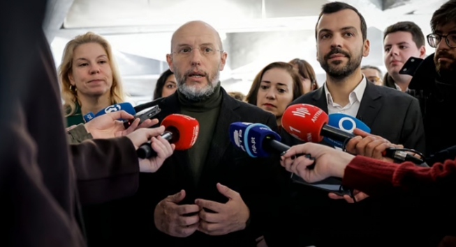 Jorge Pinto e Isabel Mendes Lopes durante conferencia de prensa