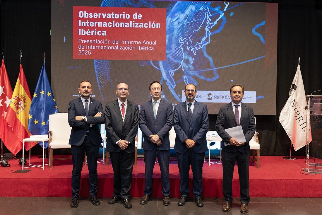 Presentación del informe sobre internacionalización ibérica con varios ponentes