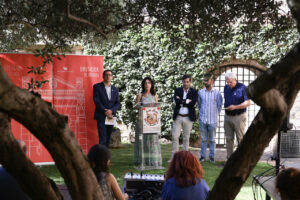 Presentación del evento Boda Regia en Valencia de Alcántara con autoridades locales.