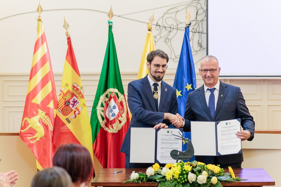 Firma de protocolo de geminación entre Cervera y Vila Nova de Cerveira