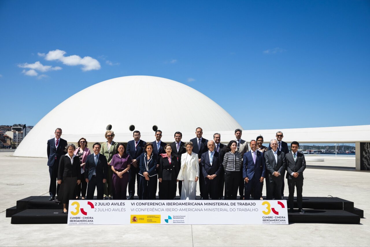 Delegaciones de países iberoamericanos en la Conferencia de Avilés sobre IA y empleo
