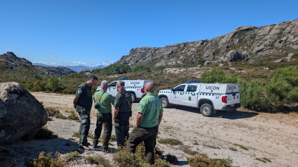 Agentes ambientales coordinando operativo en la Reserva Xurés-Gerês