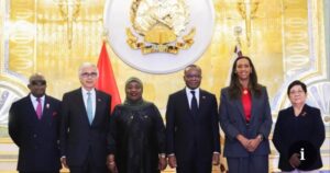 Grupo de líderes políticos en ceremonia de la CPLP en Angola