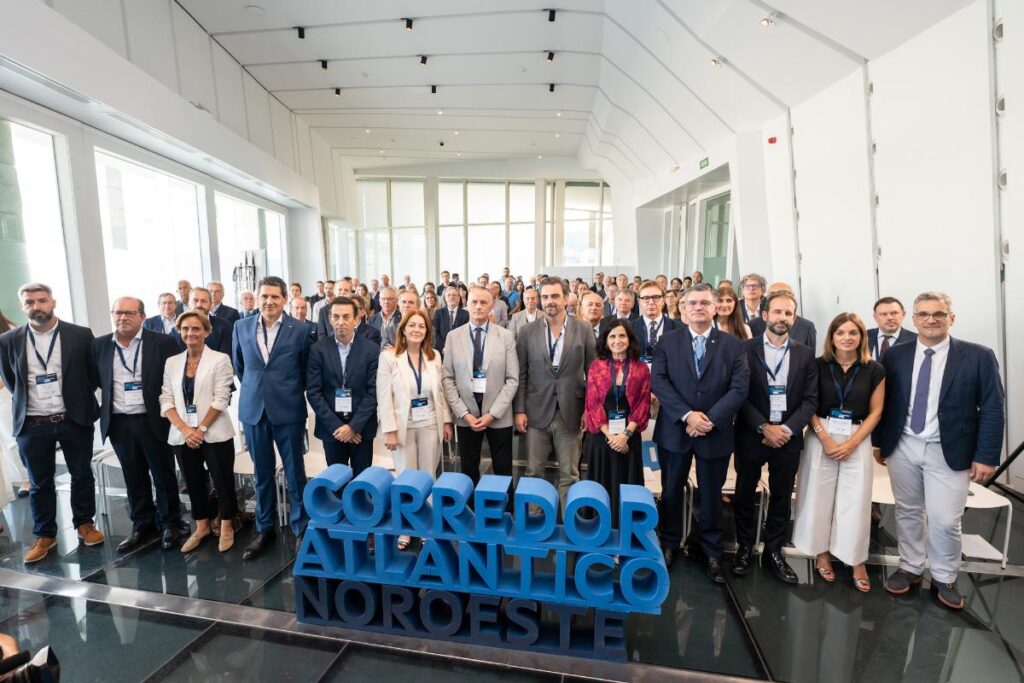 Grupo de personas en la presentación del proyecto POCTEP en Santiago de Compostela